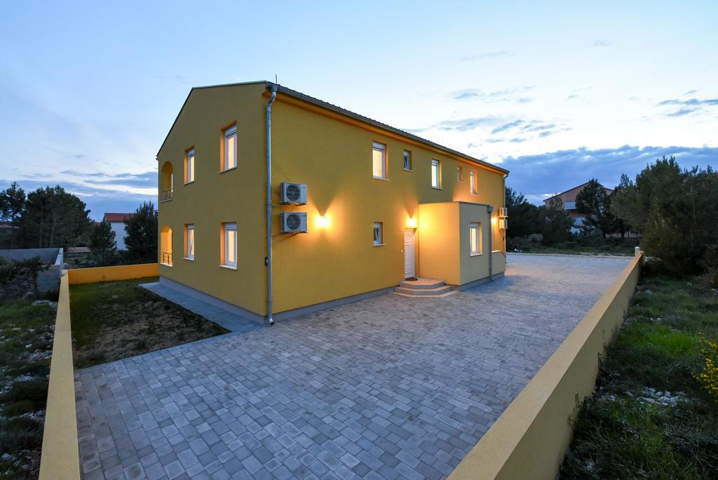 Apartments Ana Vrsi Bagian luar foto